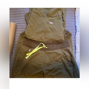 Figs scrubs set size M